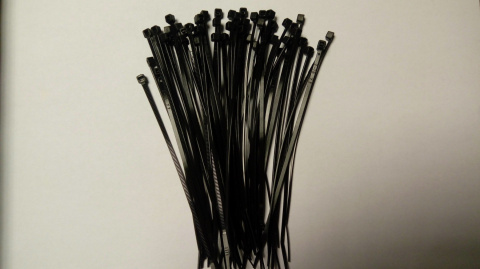 Taśma kablowa 2,5x140 CZARNA Taśma kablowa 2,5x140 CZARNA