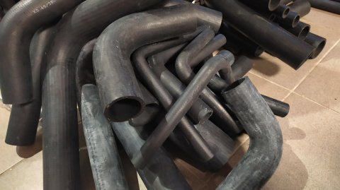 Kolano gumowe EPDM 90st fi45 350x350 JELCZ DÓŁ Kolano gumowe EPDM 90st fi45 350x350 JELCZ DÓŁ