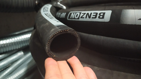 Wąż ssawny do paliwa benzyny oleju fi 45/10bar Wąż ssawny do paliwa benzyny oleju fi 45/10bar