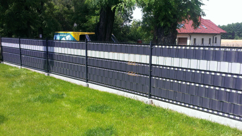 Taśma ogrodzeniowa 26m x 19cm grafitowa Taśma ogrodzeniowa 26m x 19cm grafitowa