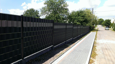 Taśma ogrodzeniowa 26m x 19cm grafitowa Taśma ogrodzeniowa 26m x 19cm grafitowa