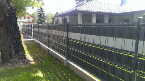 Taśma ogrodzeniowa 26m x 19cm grafitowa Taśma ogrodzeniowa 26m x 19cm grafitowa